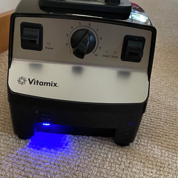 Vitamix 5300 C-Series 64 oz. Kitchen Countertop blender Black - Picture 8 of 10